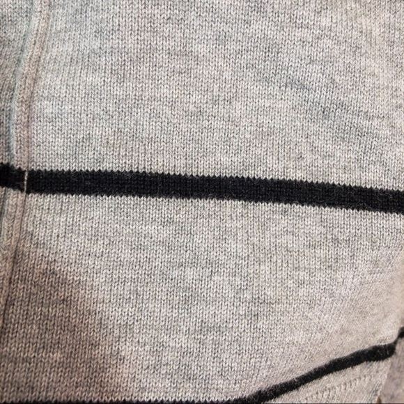 Forever 21 Pull Over Sweater/ Sweatshirt Gray and Black Stripes Size Sma… - Picture 4 of 7